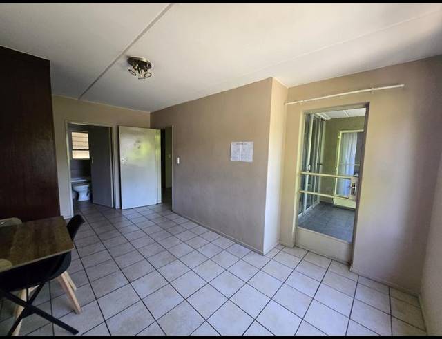 2 BEDROOM PROPERTY TO RENT IN BRAAMFONTEIN